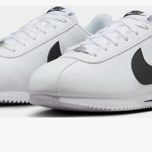 Nike Cortez Big Kids' Shoes (White/Black) GUC Size 4Y